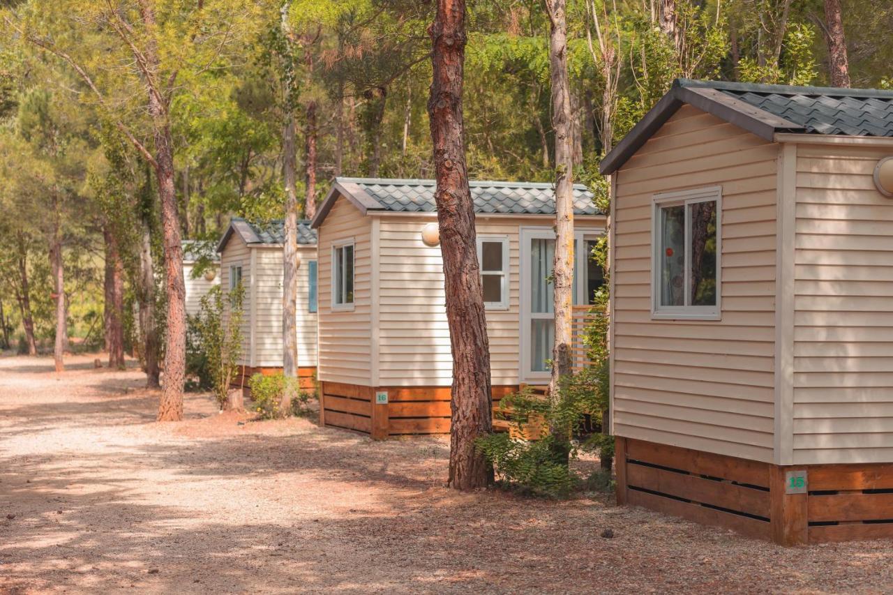 Camping La Peiriere Tuchan Екстериор снимка