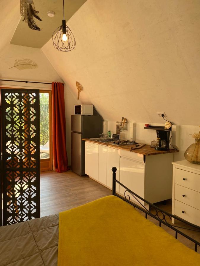 Camping La Peiriere Tuchan Екстериор снимка