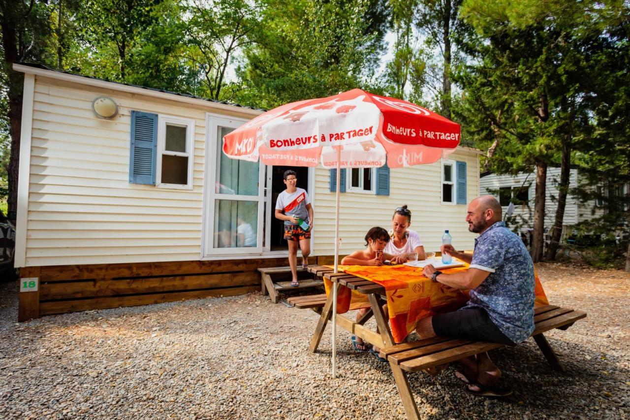 Camping La Peiriere Tuchan Екстериор снимка