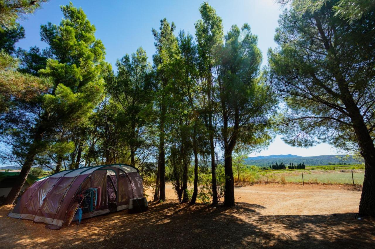 Camping La Peiriere Tuchan Екстериор снимка